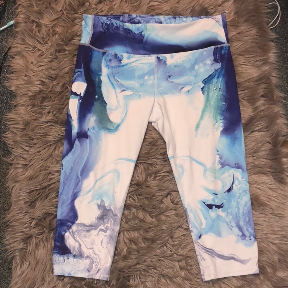 Athleta Blue Marble Cropped Leggings